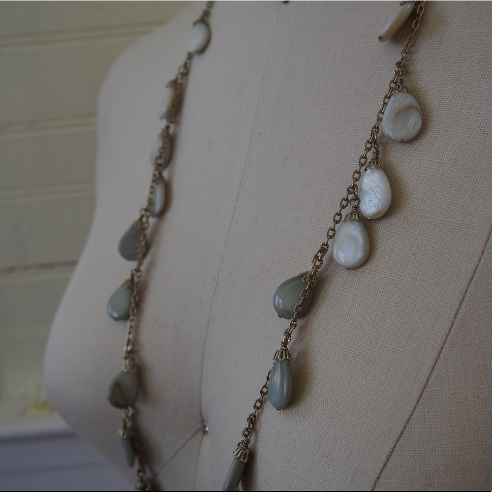 Ombré gray stone droplet necklace